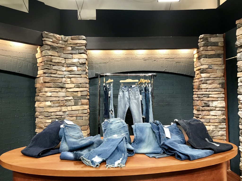 jeans mall